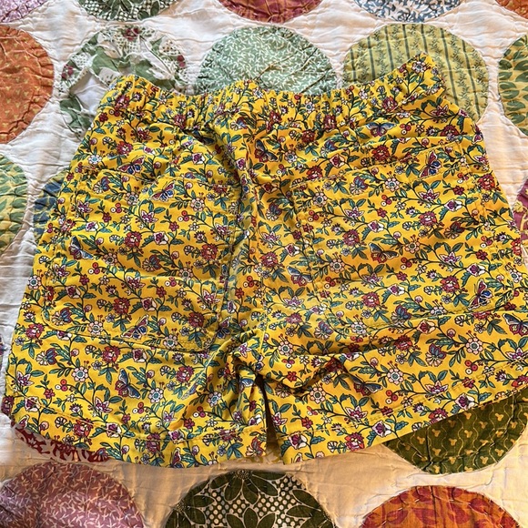 Yellow Flowered Gap Kids Shorts size 12 - Picture 2 of 3